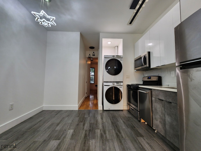 640 Kosciuszko St, Apt 2R Image 12