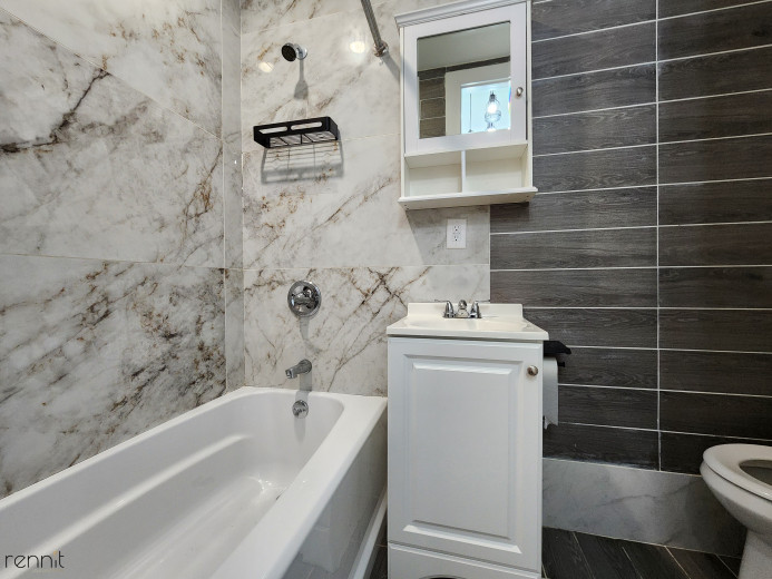 640 Kosciuszko St, Apt 2R Image 17