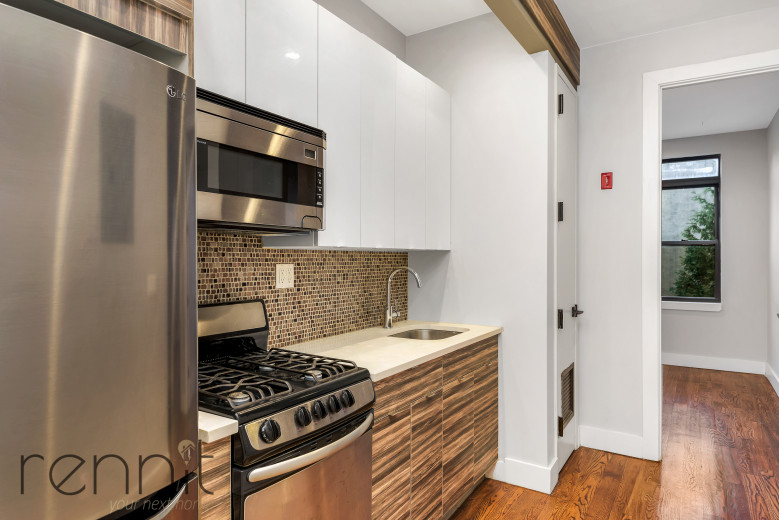 377 Onderdonk Ave, Apt 2B Image 2