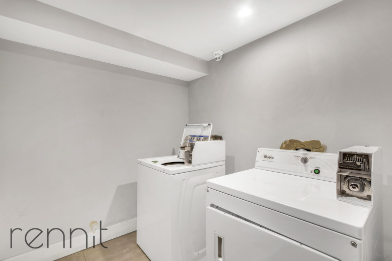 377 Onderdonk Ave, Apt 2B Image 10
