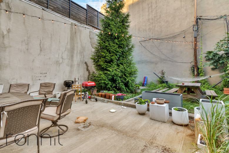377 Onderdonk Ave, Apt 2B Image 11