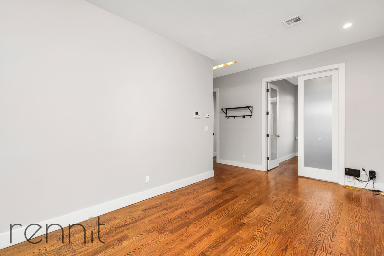 377 Onderdonk Ave, Apt 2B Image 3