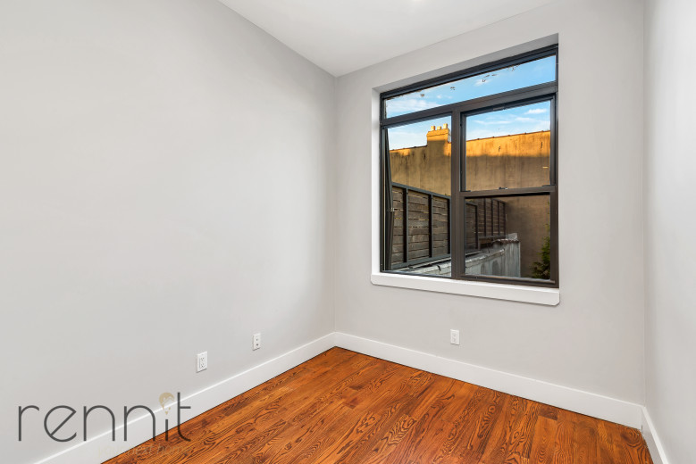 377 Onderdonk Ave, Apt 2B Image 4