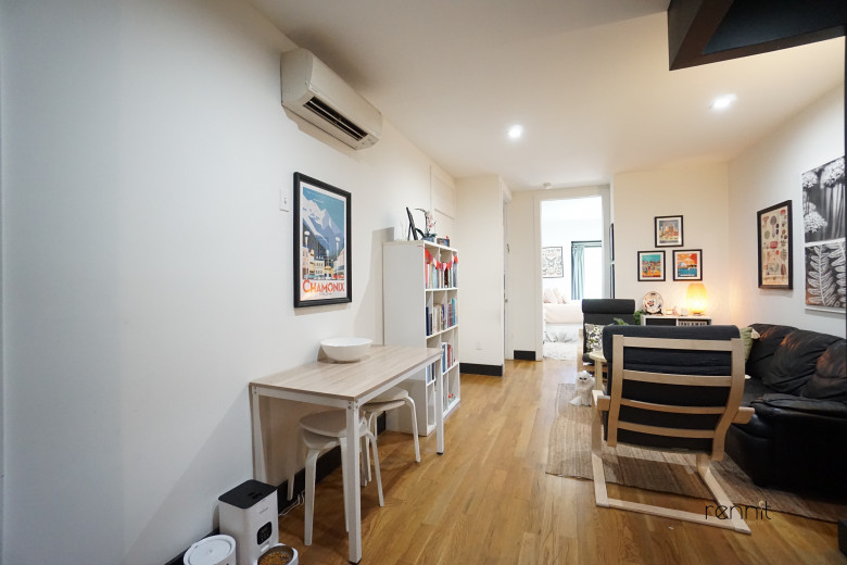 562 Park Pl, Apt 3B Image 8