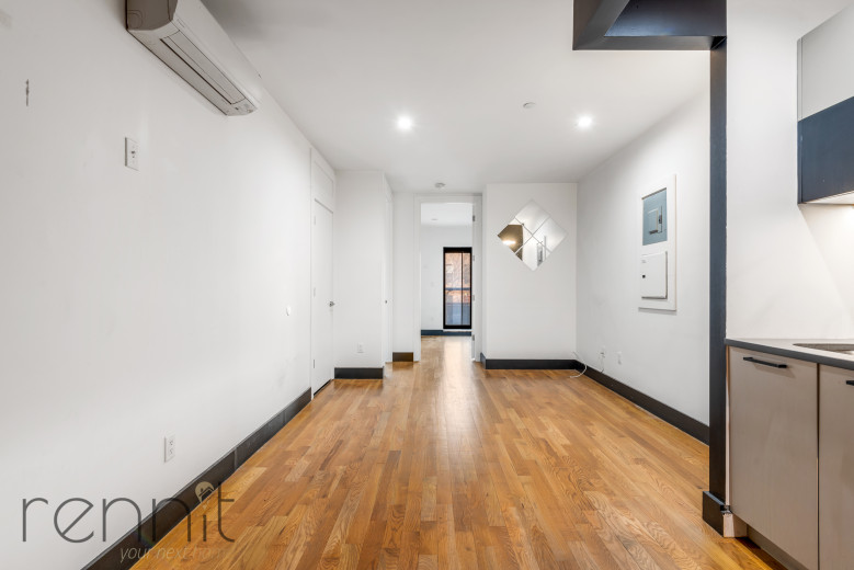 562 Park Pl, Apt 3B Image 18