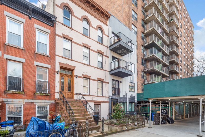 562 Park Pl, Apt 3B Image 32