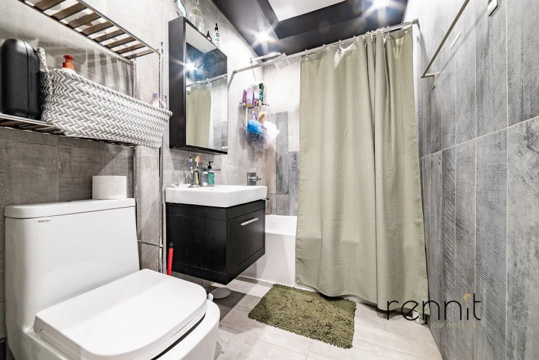 562 Park Pl, Apt 3B Image 6
