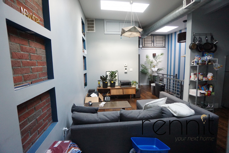 1160 Halsey St, Apt 3 Image 10