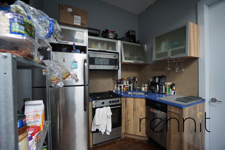 1160 Halsey St, Apt 3 Image 12