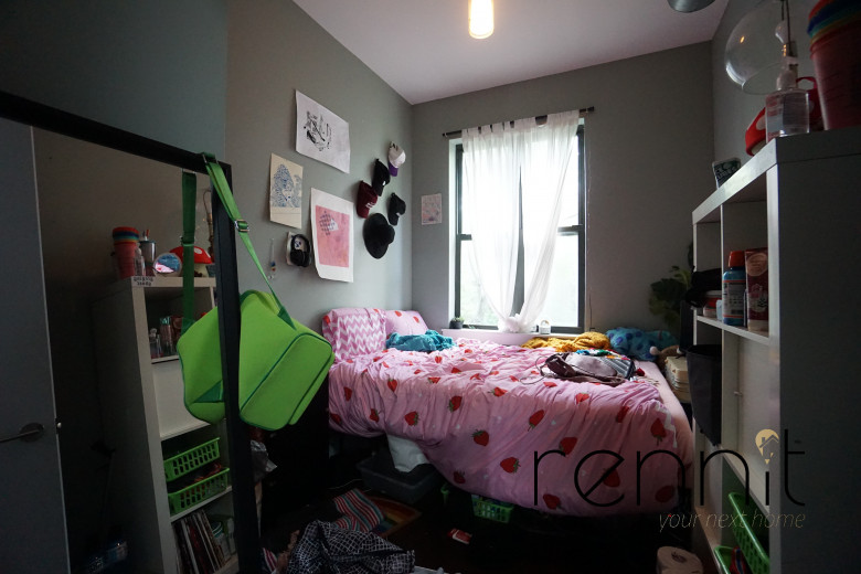 1160 Halsey St, Apt 3 Image 15