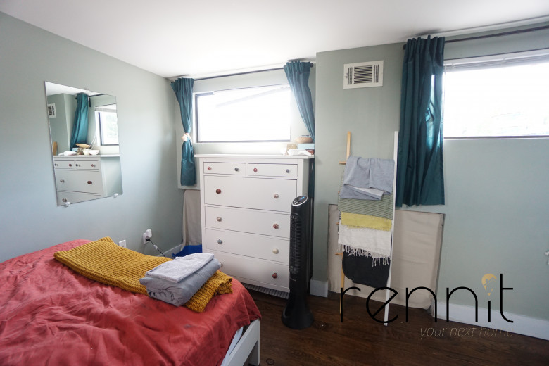 1160 Halsey St, Apt 3 Image 18
