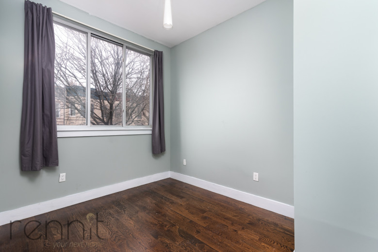 1160 Halsey St, Apt 3 Image 3