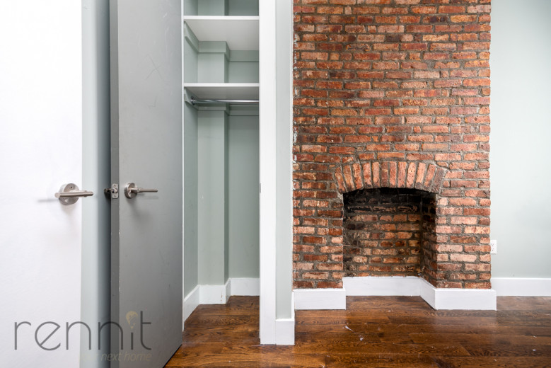 1160 Halsey St, Apt 3 Image 4