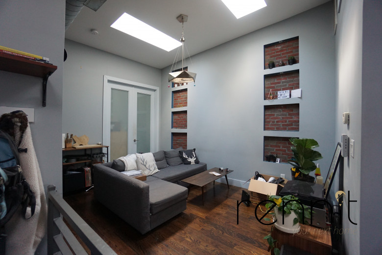 1160 Halsey St, Apt 3 Image 8