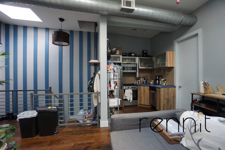 1160 Halsey St, Apt 3 Image 9