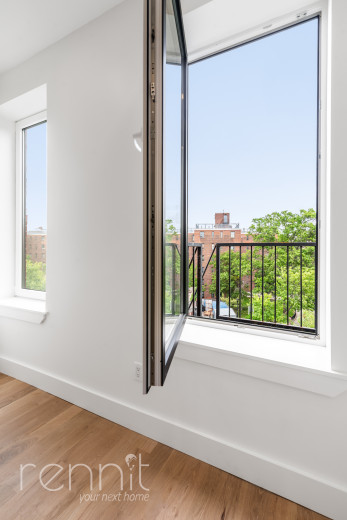 332 Myrtle Ave, Apt 4A Image 2
