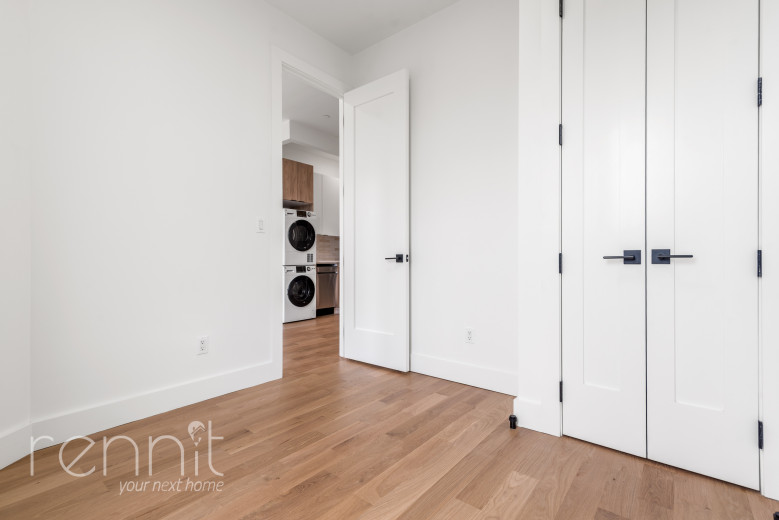 332 Myrtle Ave, Apt 4A Image 8