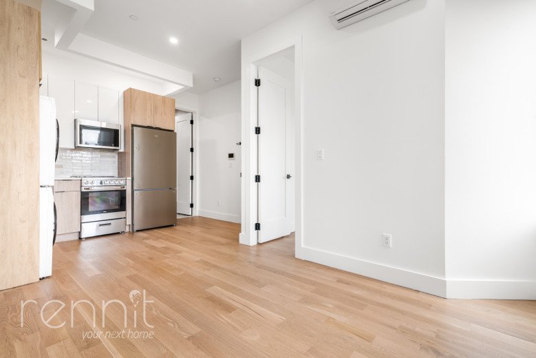 332 Myrtle Ave, Apt 4A Image 3