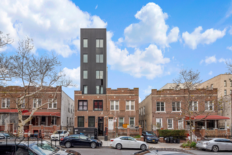 1031 Montgomery St, Apt 4R Image 12