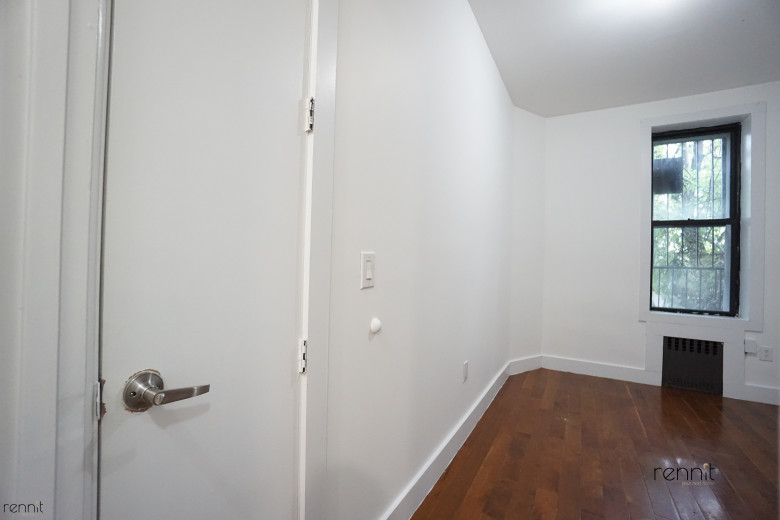 640 Kosciuszko St, Apt 1 Image 12