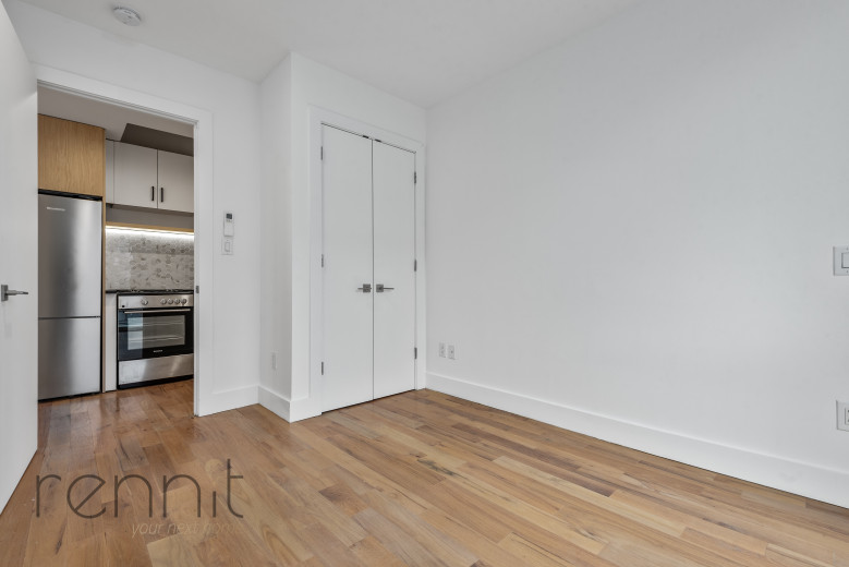 676 New York Ave, Apt 4E Image 9