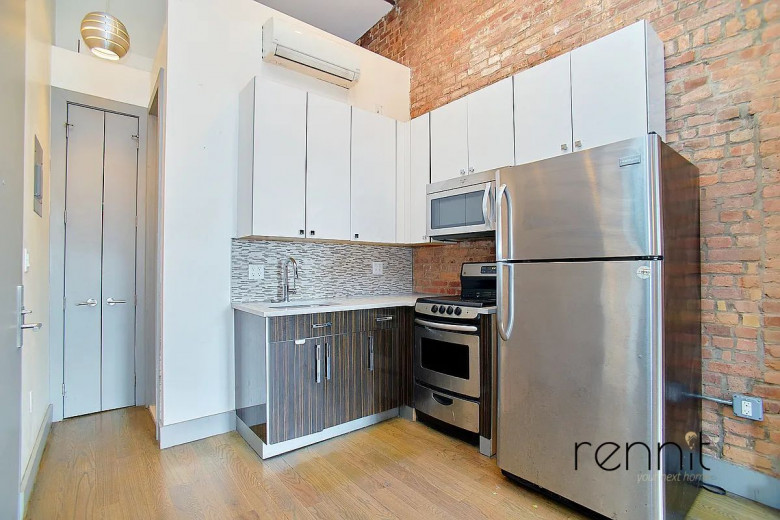 71 Stuyvesant Ave, Apt 302 Image 2