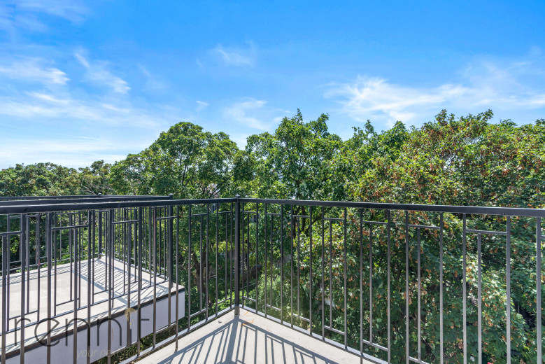 336 E 28th St, Apt 3B Image 3