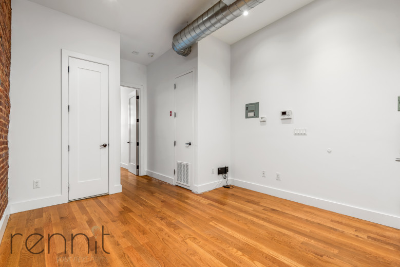 638 Wilson Ave, Apt 2L Image 2