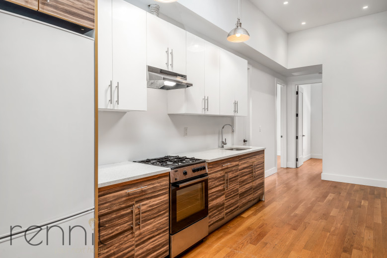 638 Wilson Ave, Apt 2L Image 3