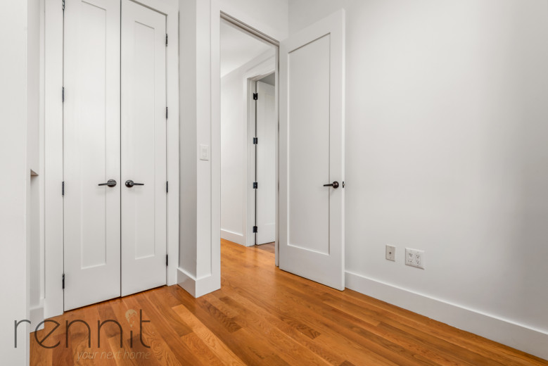 638 Wilson Ave, Apt 2L Image 9
