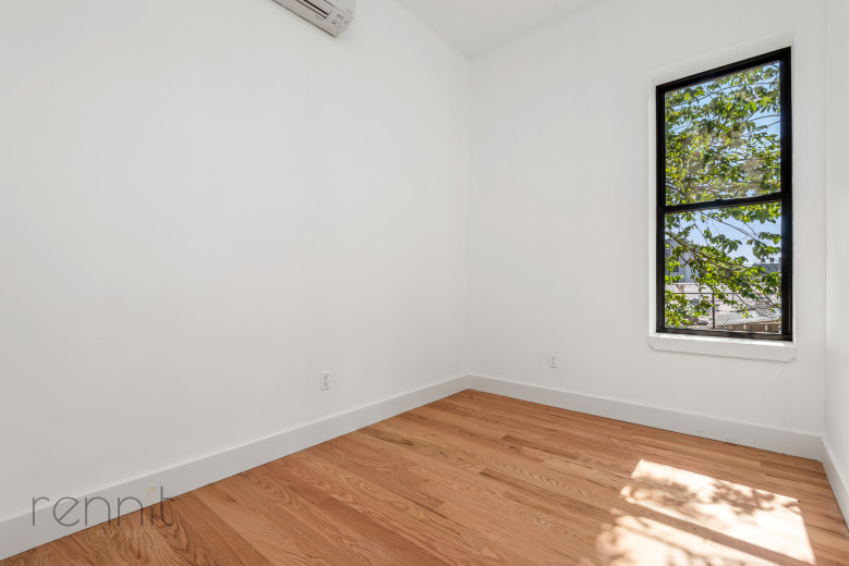 808 Putnam Ave, Apt 4B Image 7