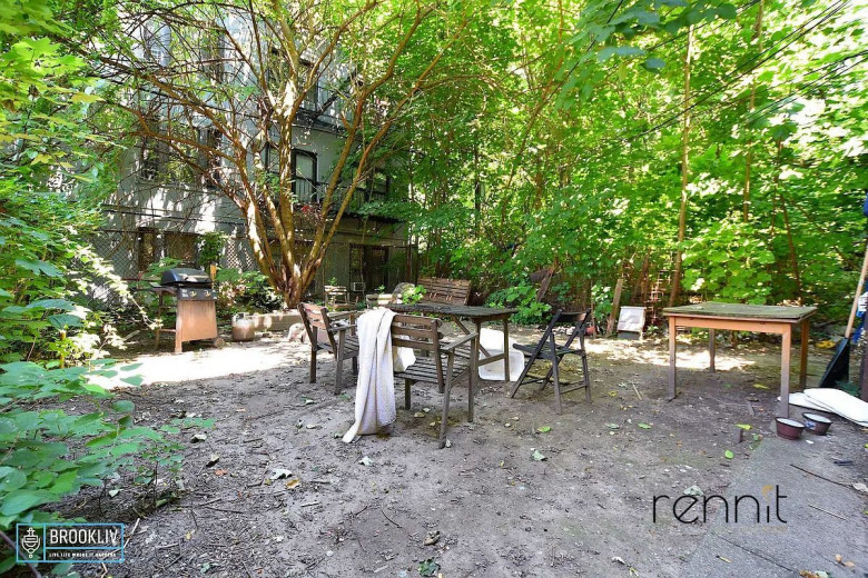 625 Sterling Pl, Apt 1L Image 1
