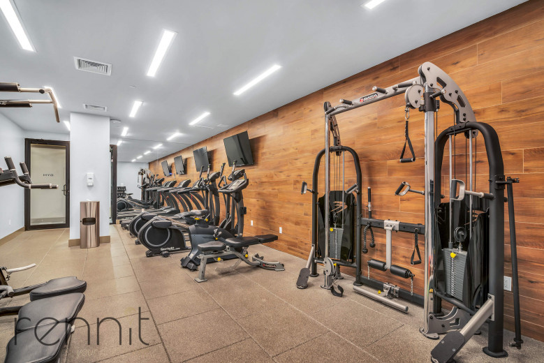 31 Debevoise St, Apt 8D Image 24