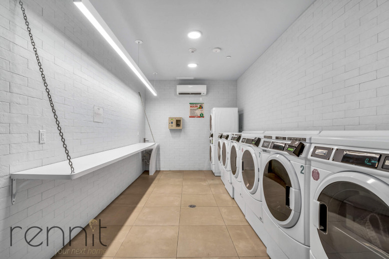 31 Debevoise St, Apt 8D Image 25