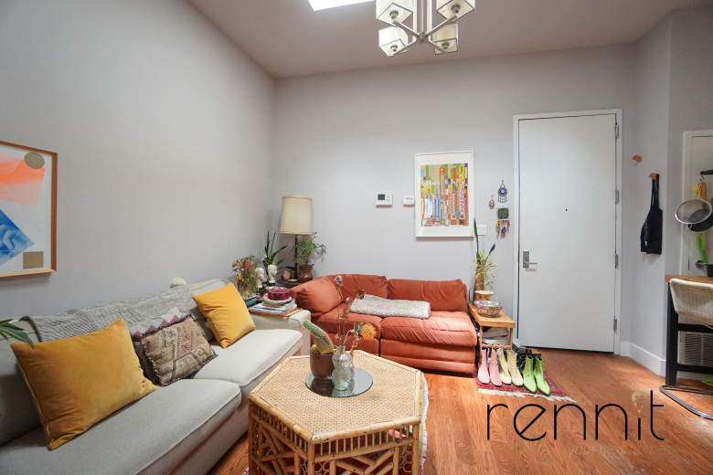 914 Hart St, Apt 2B Image 3