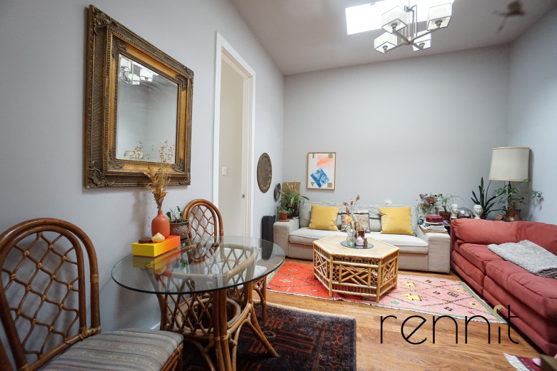 914 Hart St, Apt 2B Image 7