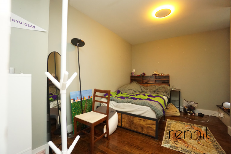 1160 Halsey St, Apt 1 Image 11