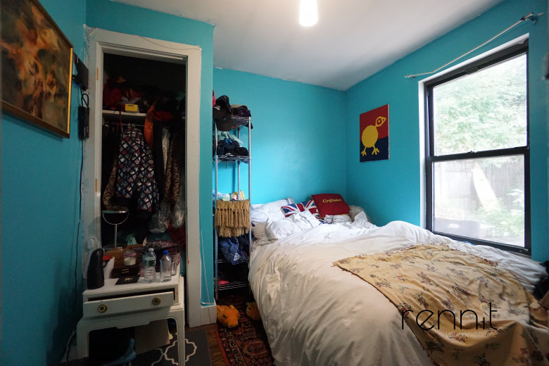 1160 Halsey St, Apt 1 Image 13