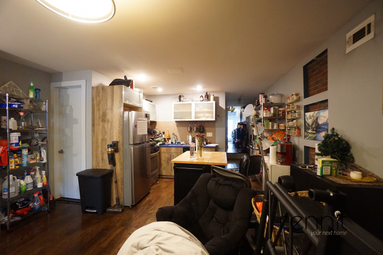 1160 Halsey St, Apt 1 Image 5