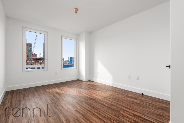 26-24 4th St, Apt 610A Image 3
