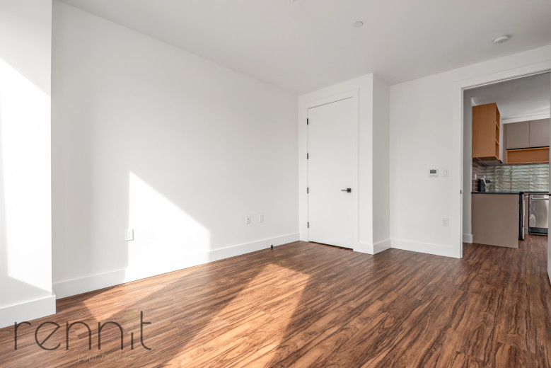 26-24 4th St, Apt 610A Image 4