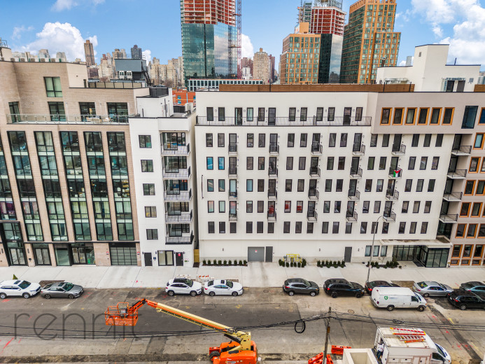 26-24 4th St, Apt 610A Image 37