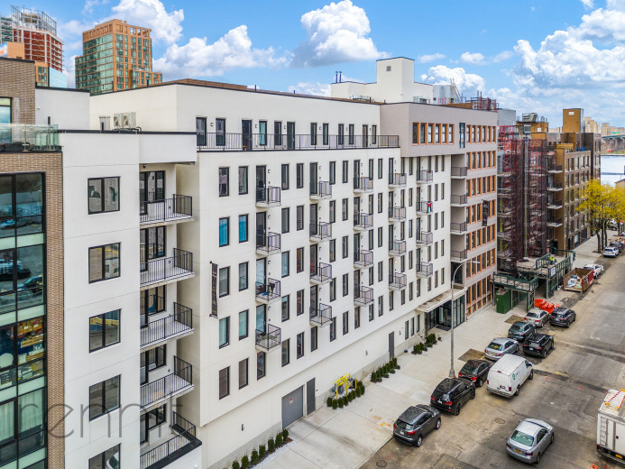 26-24 4th St, Apt 610A Image 42