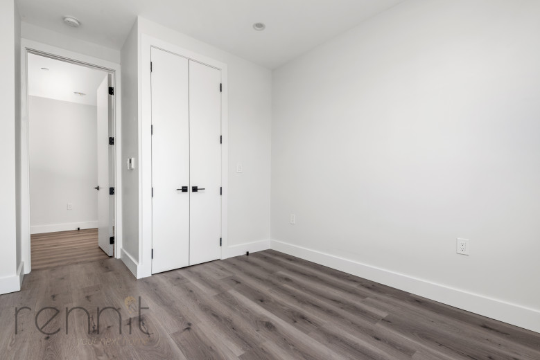 125 Kings Hwy, Apt 3B Image 10