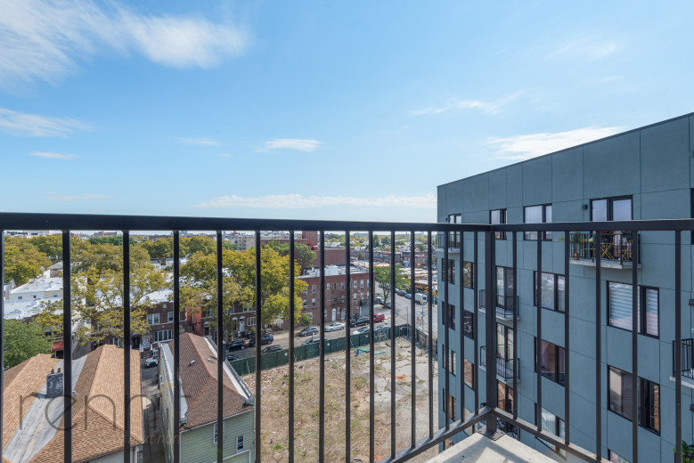 125 Kings Hwy, Apt 7B Image 3