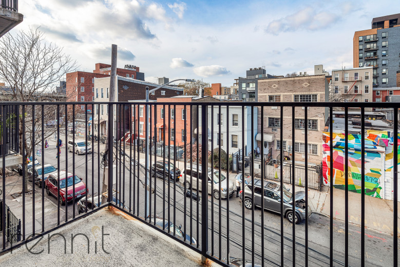 100 Suydam St, Apt 4C Image 3