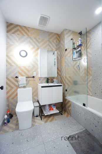 774 Lexington Ave, Apt 1B Image 9