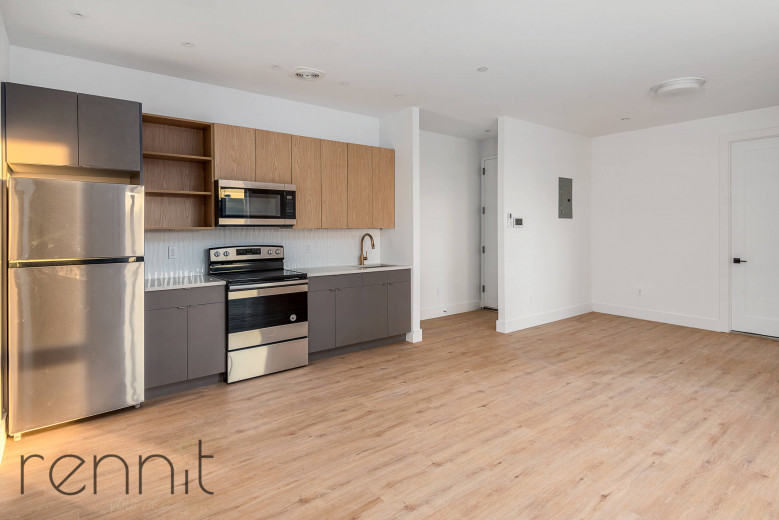 799 E 34th St, Apt 4B Image 2