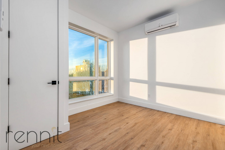 799 E 34th St, Apt 4B Image 5