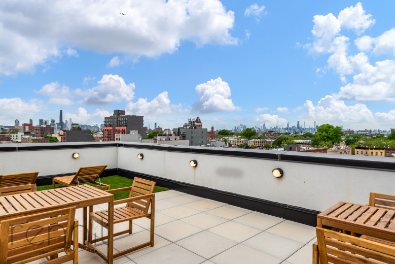 35 Kingston Ave, Apt 201 Image 11